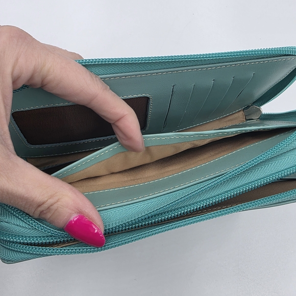Elegant Mint Green Women's Wallet - Picture 6 of 11